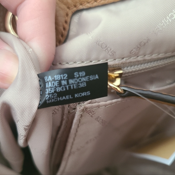 Michael Kors Chain Tote Bag – NWT Brown MK Logo Gold Hardware Shoulder Purse - Picture 10 of 12